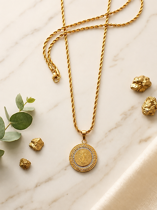 Antik Desenli Madalyon Gold Kolye